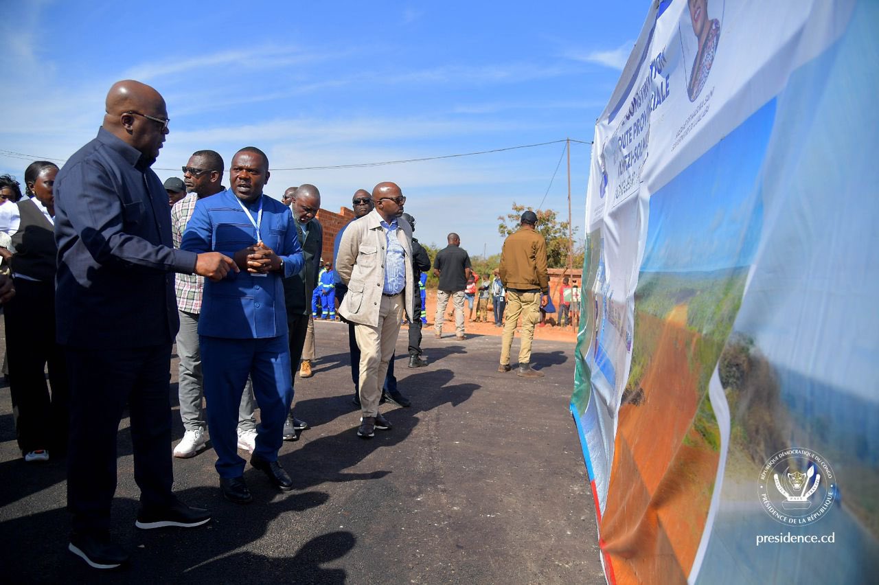 Félix Tshisekedi inspecte la route Kolwezi–Solwezi