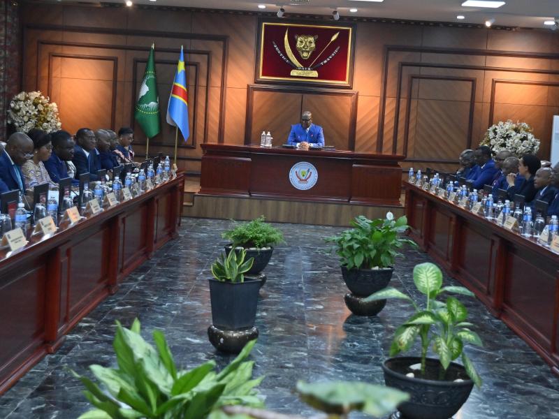 Le Président de la République démocratique du Congo, Félix Tshisekedi, a annoncé une réorganisation majeure du rythme de tenue des réunions du Conseil des ministres. Le Président de la République démocratique du Congo, Félix Tshisekedi, a annoncé une réorganisation majeure du rythme de tenue des réunions du Conseil des ministres.