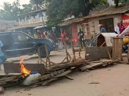 Kisangani en ébullition : le litre d’essence explose à 12 000 FC, les « wewa » paralysent toute la ville ! Kisangani en ébullition : le litre d’essence explose à 12 000 FC, les « wewa » paralysent toute la ville !
