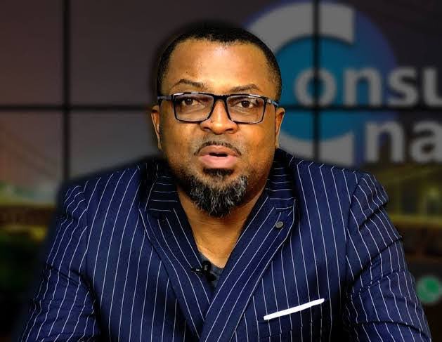 Mills Tshibangu charge l’évêque Pascal Mukuna et les pasteurs : « Même en tshiluba, ils ne comprendront pas la Constitution » Mills Tshibangu charge l’évêque Pascal Mukuna et les pasteurs : « Même en tshiluba, ils ne comprendront pas la Constitution »